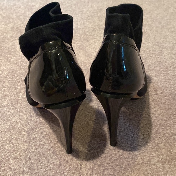 L.A.M.B. Black suede heeled booties - Picture 4 of 11